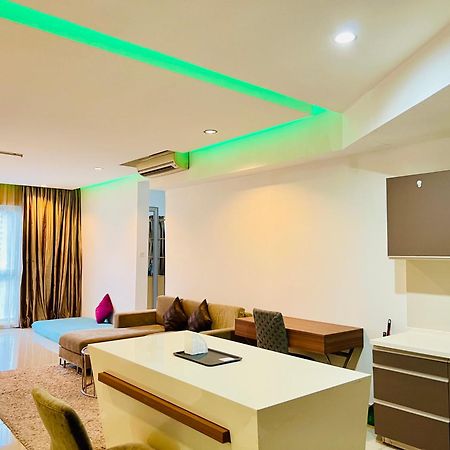 Regalia Suites & Residence By Enjoy Your Stay Куала-Лумпур Екстер'єр фото