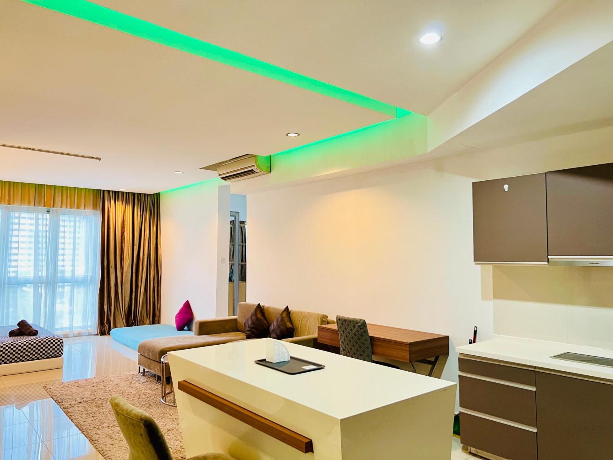Regalia Suites & Residence By Enjoy Your Stay Куала-Лумпур Екстер'єр фото